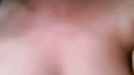 "Vem Chupar Minha Teta" Ninfeta do WhatsApp Tirando Sutiã Vídeo Vazado