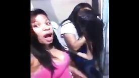Novinhas lésbicas fazendo safadeza em casa